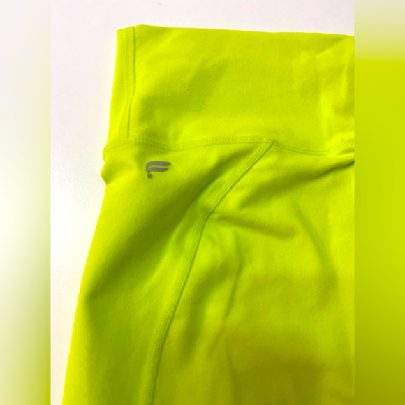 Fabletics high rise neon yellow legging - Picture 4 of 4